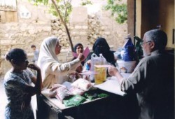 حكومة الانقلاب توقف صرف السلع التموينية بدءا من الشهر المقبل