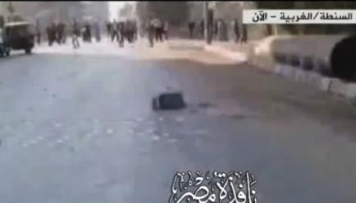 بالفيديو الداخلية تطلق البلطجية  علي مسيرة مؤيدي الشرعية بالسنطة