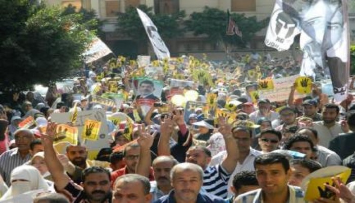 قوات الأمن تهاجم مسيرات التحالف الوطني بالإسكندرية (فيديو)