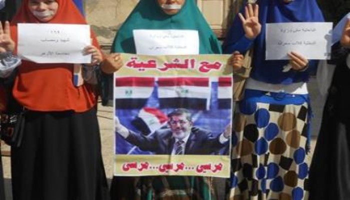 البحيرة ... وقفة صامتة لطالبات ضد الانقلاب بكلية الدراسات الاسلامية بدمنهور رفضاً للانقلاب