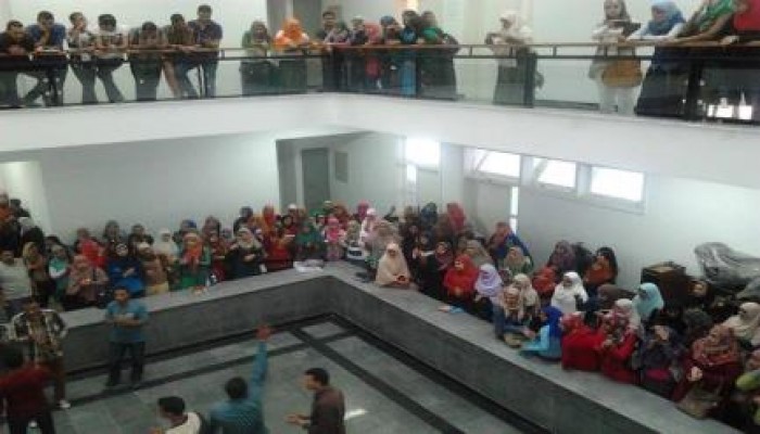 تظاهر طلاب جامعة دمنهور احتجاجا علي مقتل زميلتهم