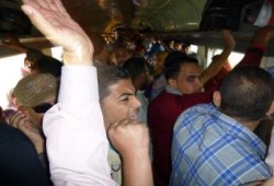 وقفة داخل قطار بالمنوفية لإسقاط الانقلاب