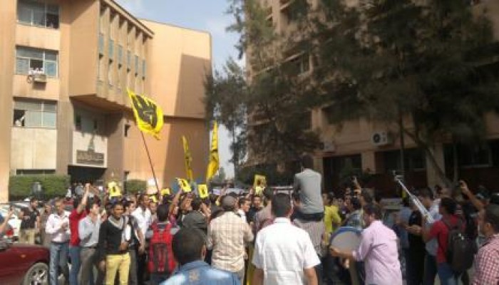 بالصور مسيرات طلابية بجامعتى الازهر والمنوفية لرفض الانقلاب