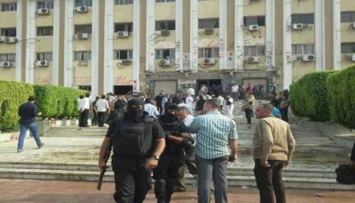 بالصور .. ميليشيات السيسي داخل جامعة الأزهر بالقاهرة