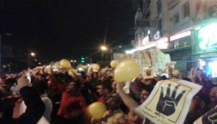 المئات يتظاهرون بالمحلة الكبري رفضا للإنقلاب وللتديد بحملة الإعتقالات (فيديو)