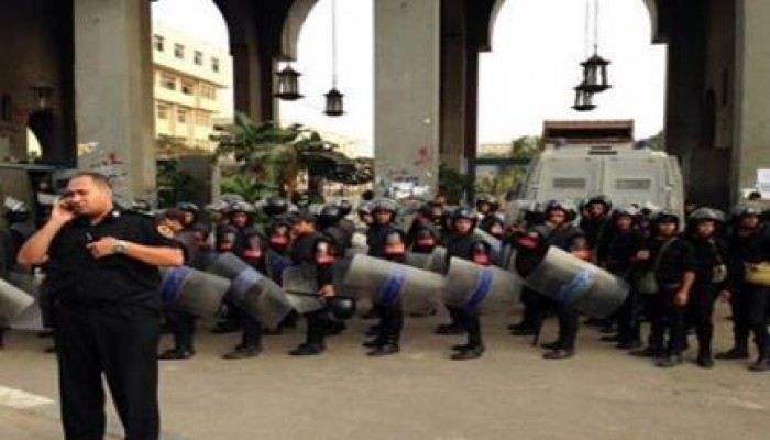 صوره وتعليق: انه حقا انقلاب عسكرى