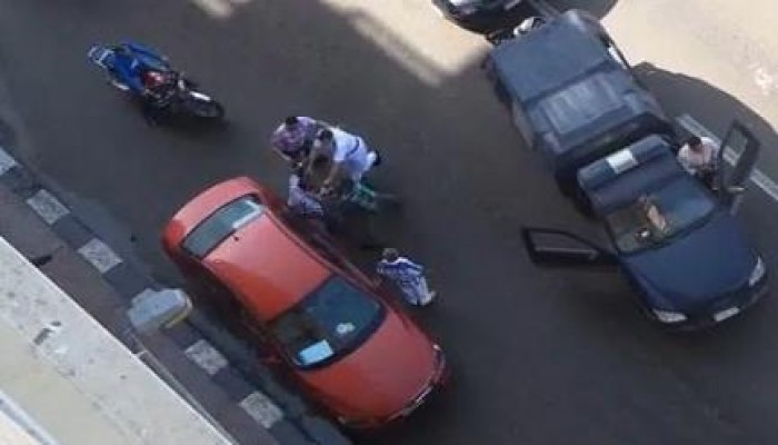 بالفيديو: الشرطة تتعدى بضرب على أحد المتظاهرين بسيدي بشر قبل اعتقاله