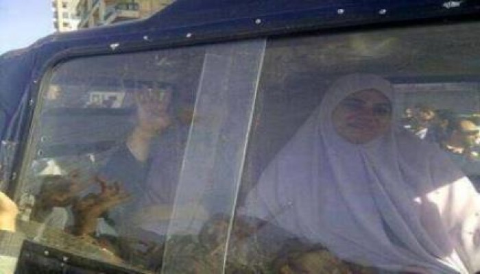 صورة وتعليق: أنت حرة ولو سجنوكِ
