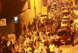 المتظاهرين يواصلون صمودهم رغم الاعتداء عليهم في اسكندرية الصمود (صور)