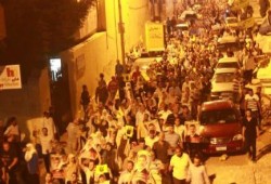 المتظاهرين يواصلون صمودهم رغم الاعتداء عليهم في اسكندرية الصمود