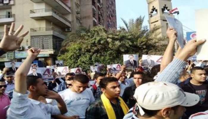 مظاهرات أمام محكمة الزقازيق رفضا لمحاكمة الرئيس الشرعي (صور) و(بث مباشر)