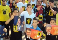 بالصور .. المصريون في ألبانيا يتضامنون مع الرئيس مرسي