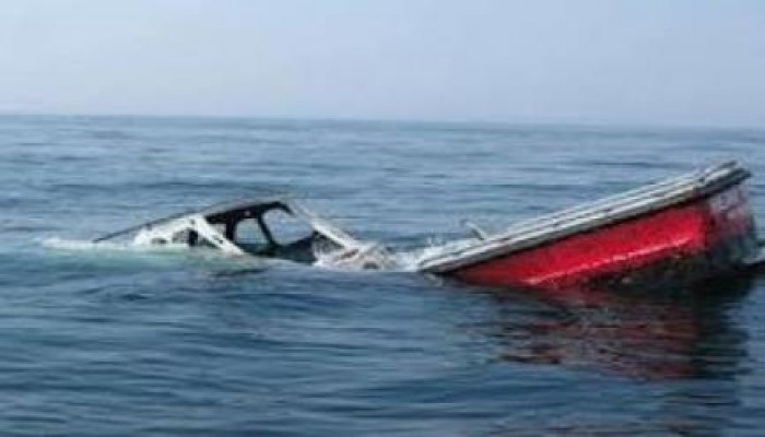 استكمالا لشؤم السيسي غرق مركب صيد بالمجرى الملاحي بالسويس