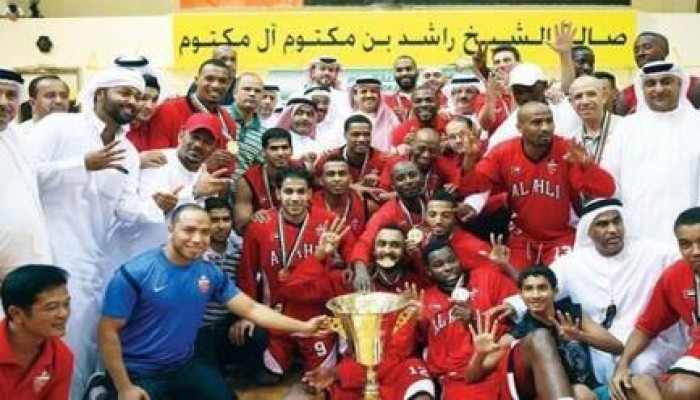 بالصور .. فريق سلة "أهلي دبي" يحتفل بفوزه بشارة "رابعة" !!