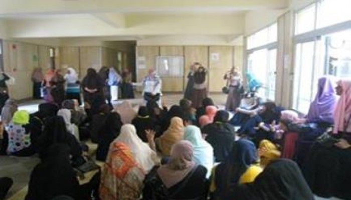 بدء التحقيق مع بعض طالبات الدراسات الاسلامية بتهمة التحريض علي العنفط