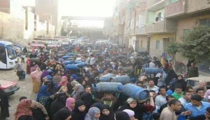 الإسماعيلية: الشرطة تعتقل العشرات بعد إطلاق الغاز على مواطنى فايد أمام مستودع للأنابيب