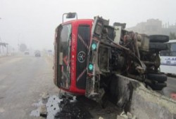 في عهد الغراب انقلاب سيارة محملة باسطوانات الغاز علي الدائري