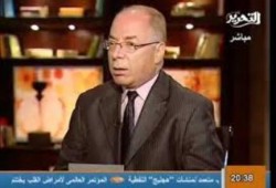 بالفيديو .. طرد النمنم من جامعة حلوان