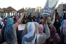 وقفة لأهالي فتيات"7 الصبح" المعتقلات بالإسكندرية للمطالبة بالافراج عنهن