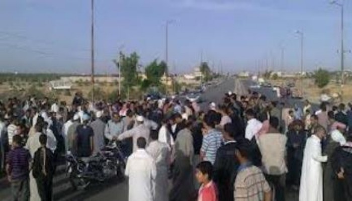 الأهالى يقطعون طريق نجع حمادى- قنا بسبب نقص البوتاجاز