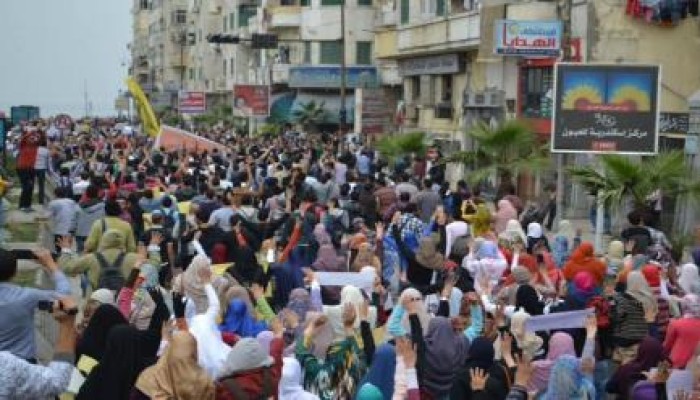 الآلاف من طلاب الإسكندرية يقضون مضاجع الانقلابيين بمسيرة حاشدة على الكورنيش