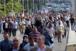 تلاحم مسيرات الزيتون والمطرية في طريقهم لقصر الإتحادية