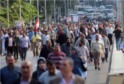 تلاحم مسيرات الزيتون والمطرية في طريقهم لقصر الإتحادية