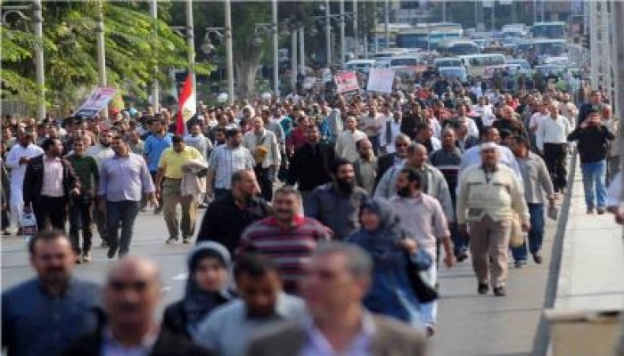 تلاحم مسيرات الزيتون والمطرية في طريقهم لقصر الإتحادية