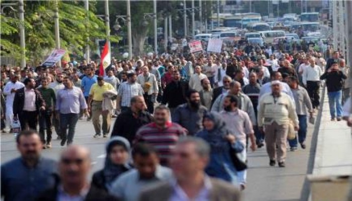 تلاحم مسيرات الزيتون والمطرية في طريقهم لقصر الإتحادية