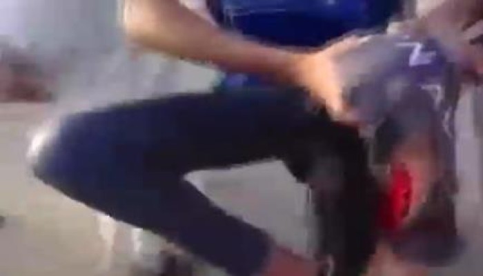 سيارة تدهس عددا من المتظاهرين خلال مسيرة مؤيدة للشرعية بكفرالشيخ