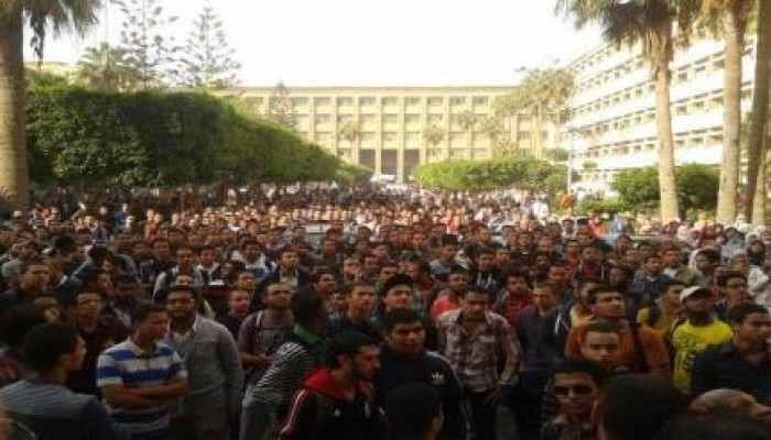 الآلاف من ثوار الإسكندرية في مسيرة حاشدة تحت عنوان"اكسر قانونهم عملى"