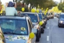 صورة وتعليق مسيرة رابعة بالسيارات في نيو يورك