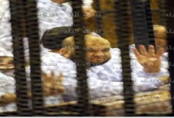 د.أحمد عارف من محبسه لمؤيدي الشرعية أنتم من تحكمون مصر