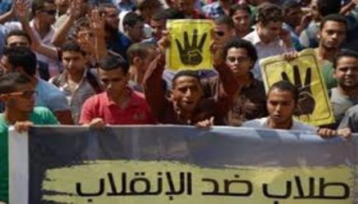 انتفاضة طلابية بجامعة الأزهر وأعضاء هيئة التدريس ينضمون للمتظاهرين