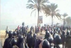 ميليشيات الامن تعتدى على وقفة احتجاجية بالإسكندرية خلال نظر قضية "خالد سعيد"