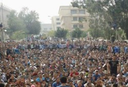 بالصور حشود تنطلق من جامعة الأزهر مناهضة للإنقلاب ومنددة بالإدارة‏