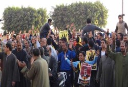 "مليونية أم الشهيد": مسيرة حاشدة بكفر الزيات ضد الانقلاب.. والبلطجية يعتدون عليها (صور)