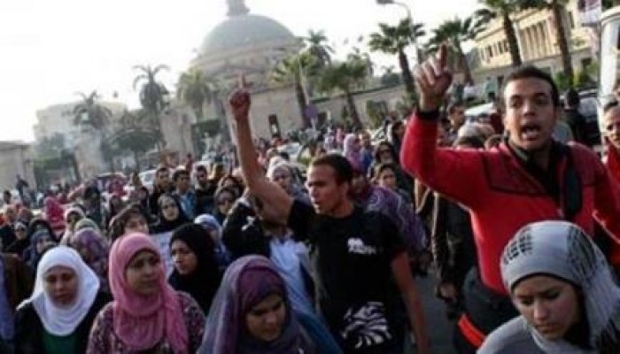 مسيرة جامعة القاهرة تصل الأعلى للجامعات وتهتف ضد رئيس الجامعة