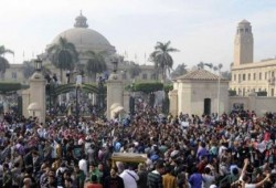طلاب مصر يواصلون الإنتفاضة ولا بديل عن الشرعية