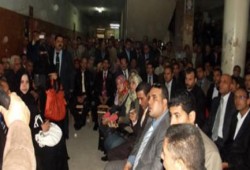 فضيحة: المحامين بكفر الشيخ   يعلقون  العمل بالمحاكم ويغلقونها بالجنازير