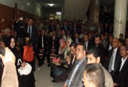فضيحة: المحامين بكفر الشيخ   يعلقون  العمل بالمحاكم ويغلقونها بالجنازير