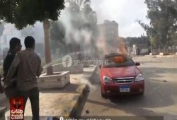 بالفيديو .. دليل تورط الداخلية في حرق السيارات داخل جامعة الأزهر