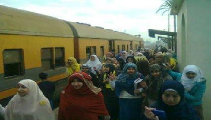 مظاهرة ضد الانقلاب بمحطة قطار تفهنا