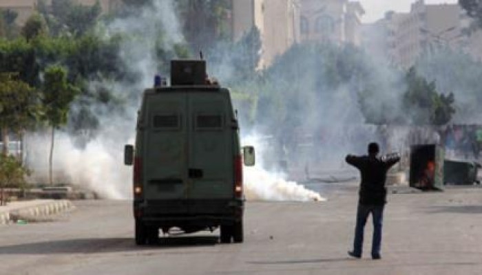 لليوم الثاني علي التوالي كلاب الانقلاب يدنسون الحرم الجامعي الأزهري بالغاز والخرطوش
