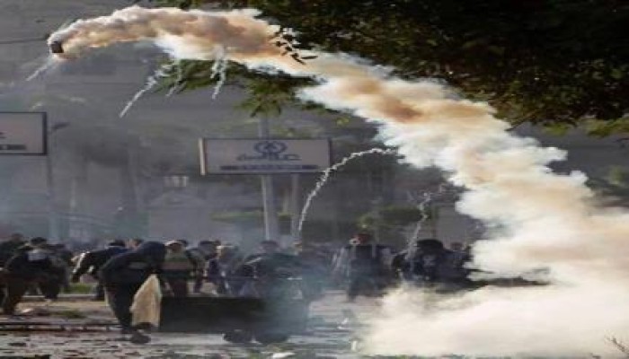 صورة وتعليق السماء تمطر غازا علي طلاب  الأزهر