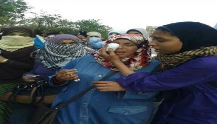 شهود عيان: أمن الانقلاب يطلق غازات سامة على المدينة الجامعية للأزهر بيني وبنات