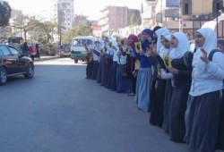 بالصور .. طلاب ضد الإنقلاب تنظم وقفة إحتجاجية بالفيوم للتنديد بجرائم الإنقلاب