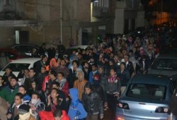 بالصور الاسكندرية تتحدي الانقلاب رغم برودة الطقس بعدد من المسيرات الليلية