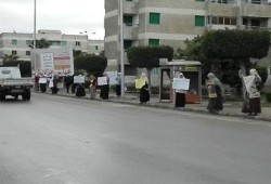 سلاسل بشرية لـ"نساء ضد الانقلاب"وحركة 7الصبح لرفض الانقلاب