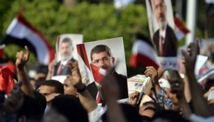 اعتقال طالب جامعي لاحتواء هاتفه على صور "مرسي"
